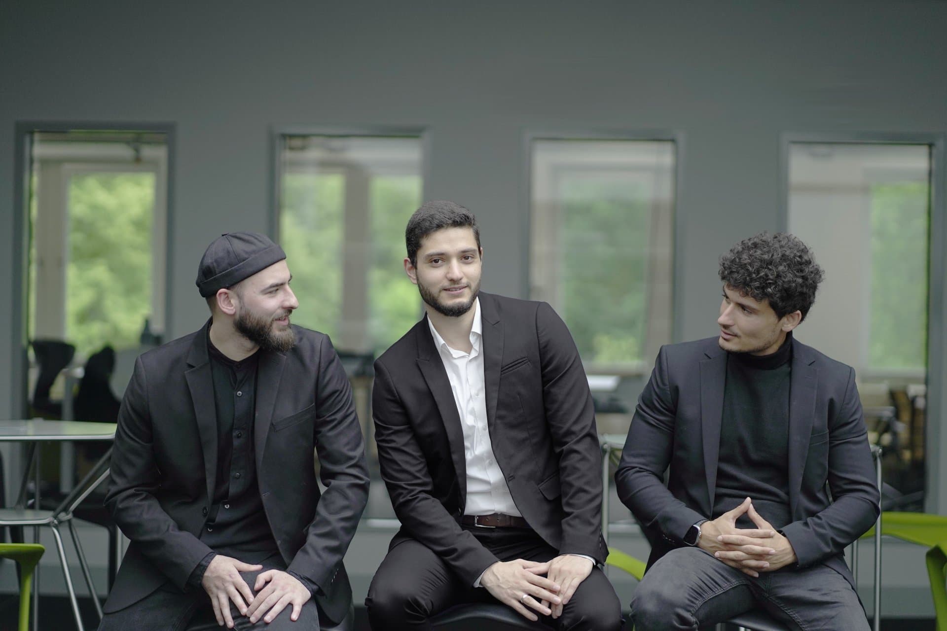 Das Team des Unternehmens Ziya für KI-Entwicklung und -Beratung